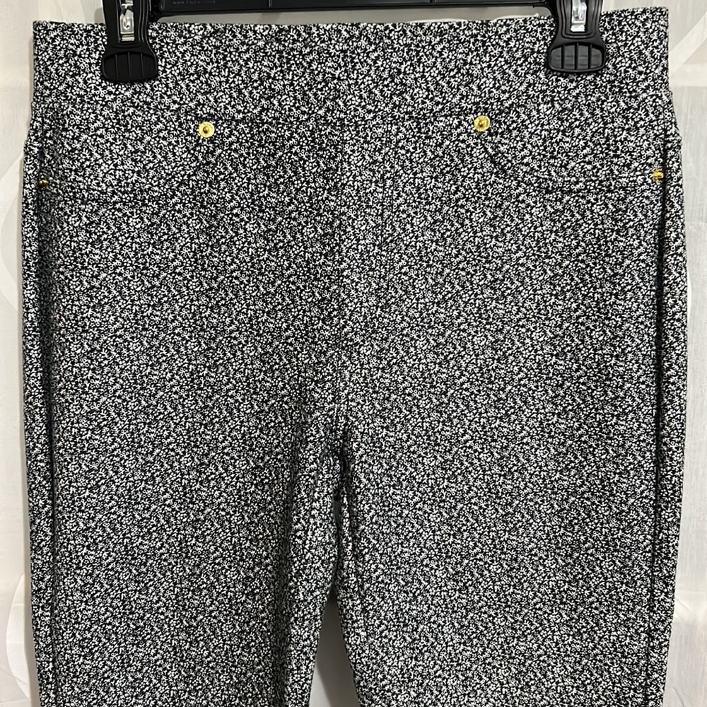 Michael Kors Black & White Floral Print Leggings, Size Medium - Picture 2 of 7